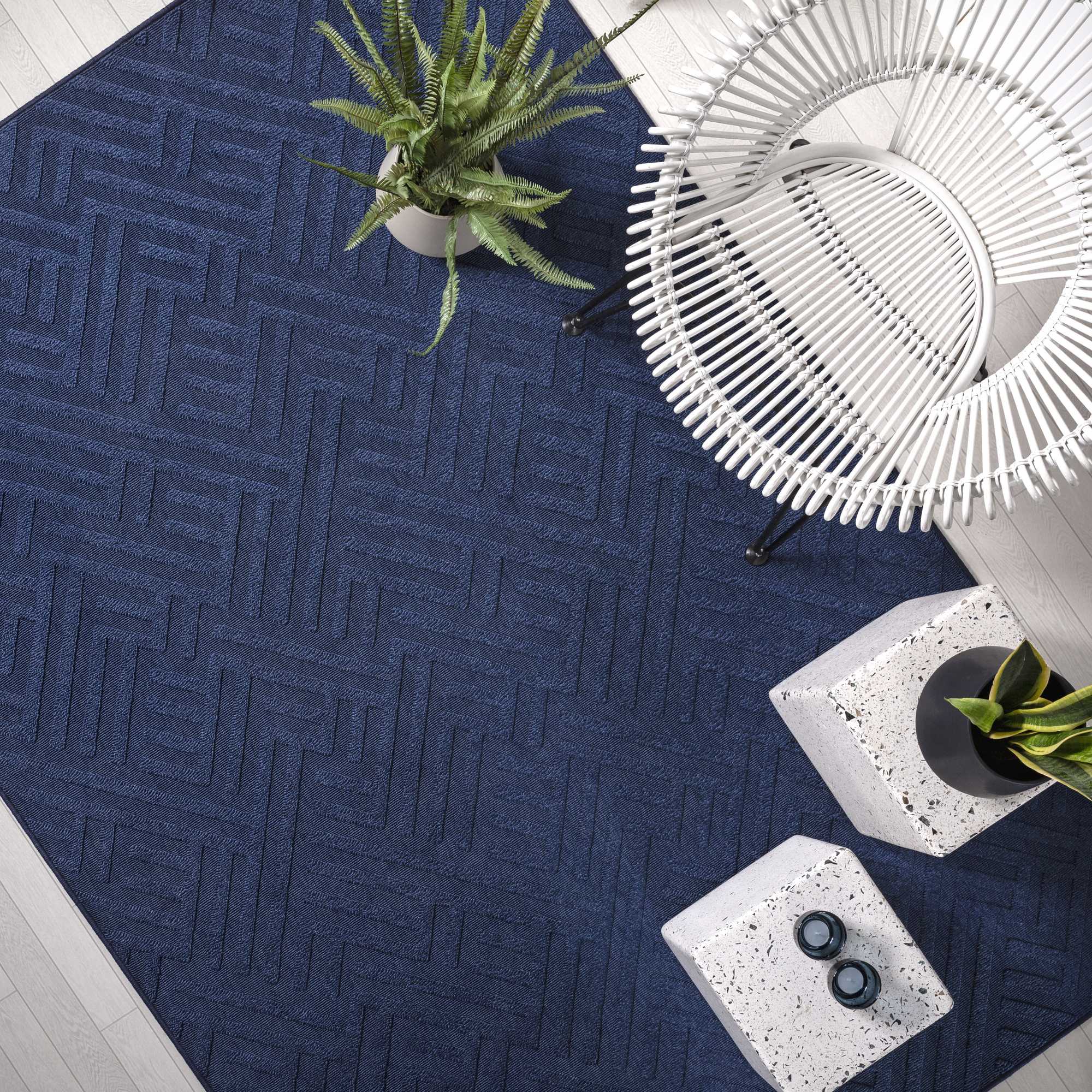 Antibes Linear Geometric Outdoor Rugs In An05 Blue